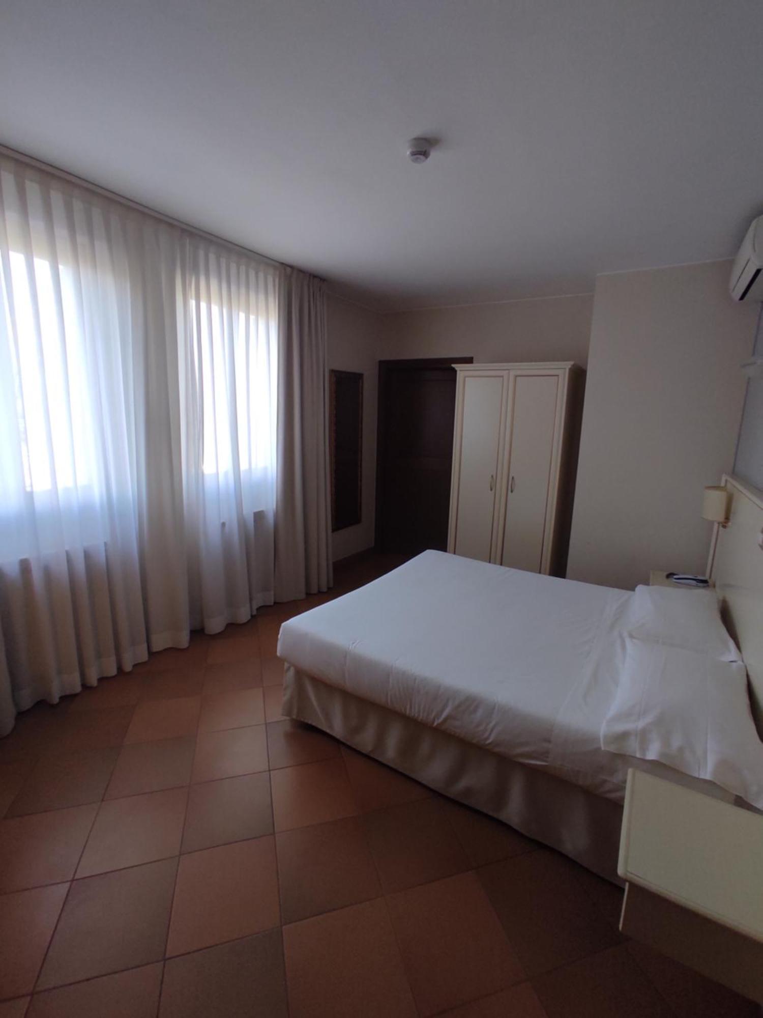 Hotel Le Mura Foligno Exterior photo