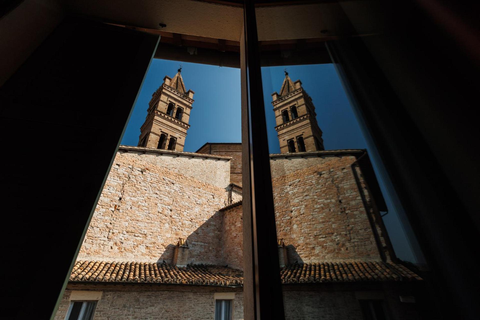 Hotel Le Mura Foligno Exterior photo