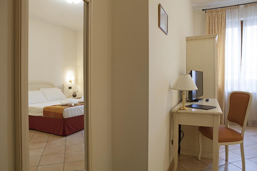 Hotel Le Mura Foligno Exterior photo