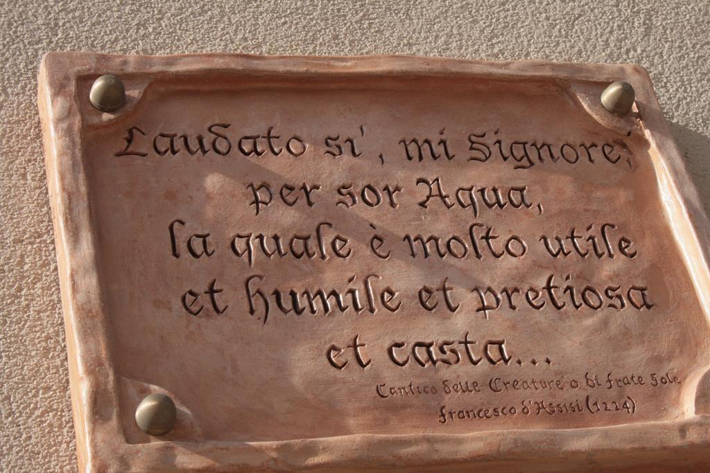 Hotel Le Mura Foligno Exterior photo