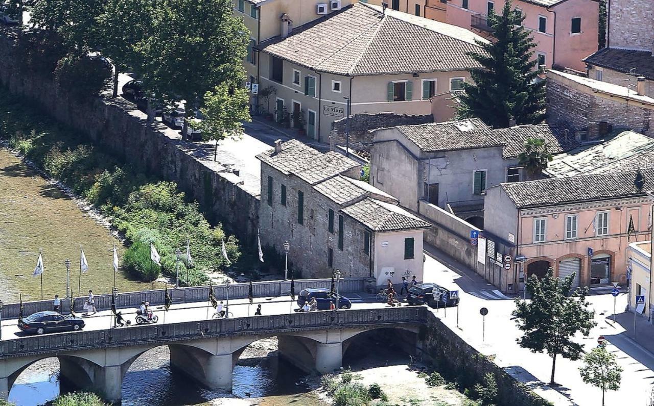 Hotel Le Mura Foligno Exterior photo