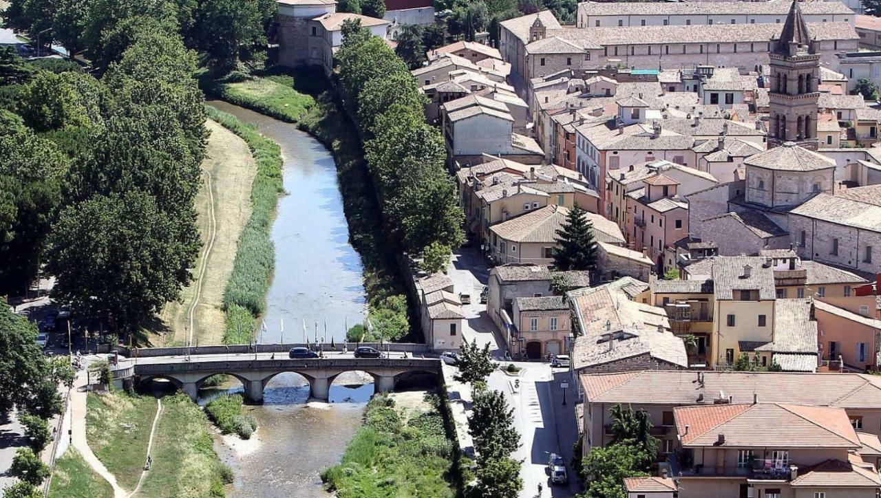 Hotel Le Mura Foligno Exterior photo