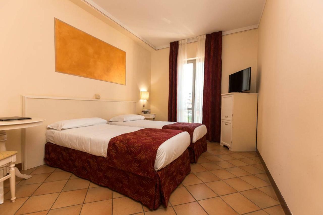Hotel Le Mura Foligno Exterior photo
