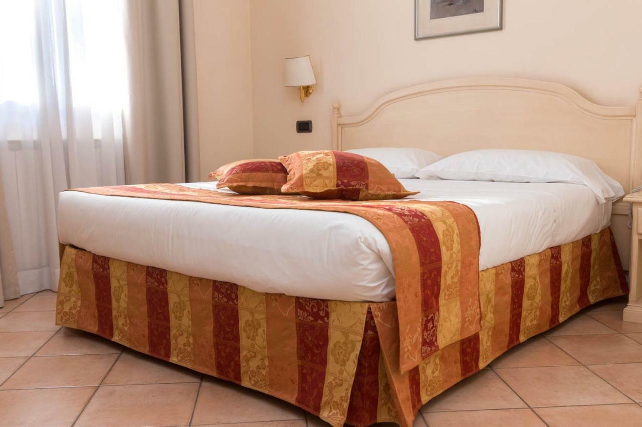 Hotel Le Mura Foligno Exterior photo